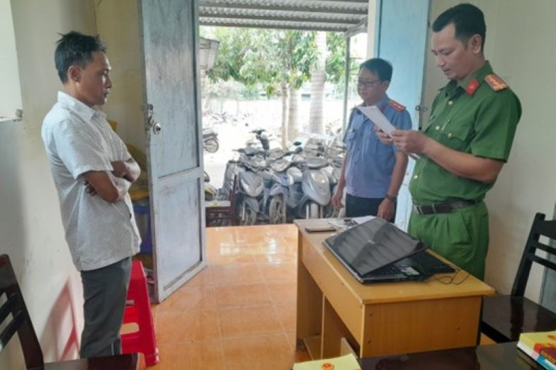 Cơ quan chức năng tống đạt các quyết định tố tụng đối với Lê Minh Đào.