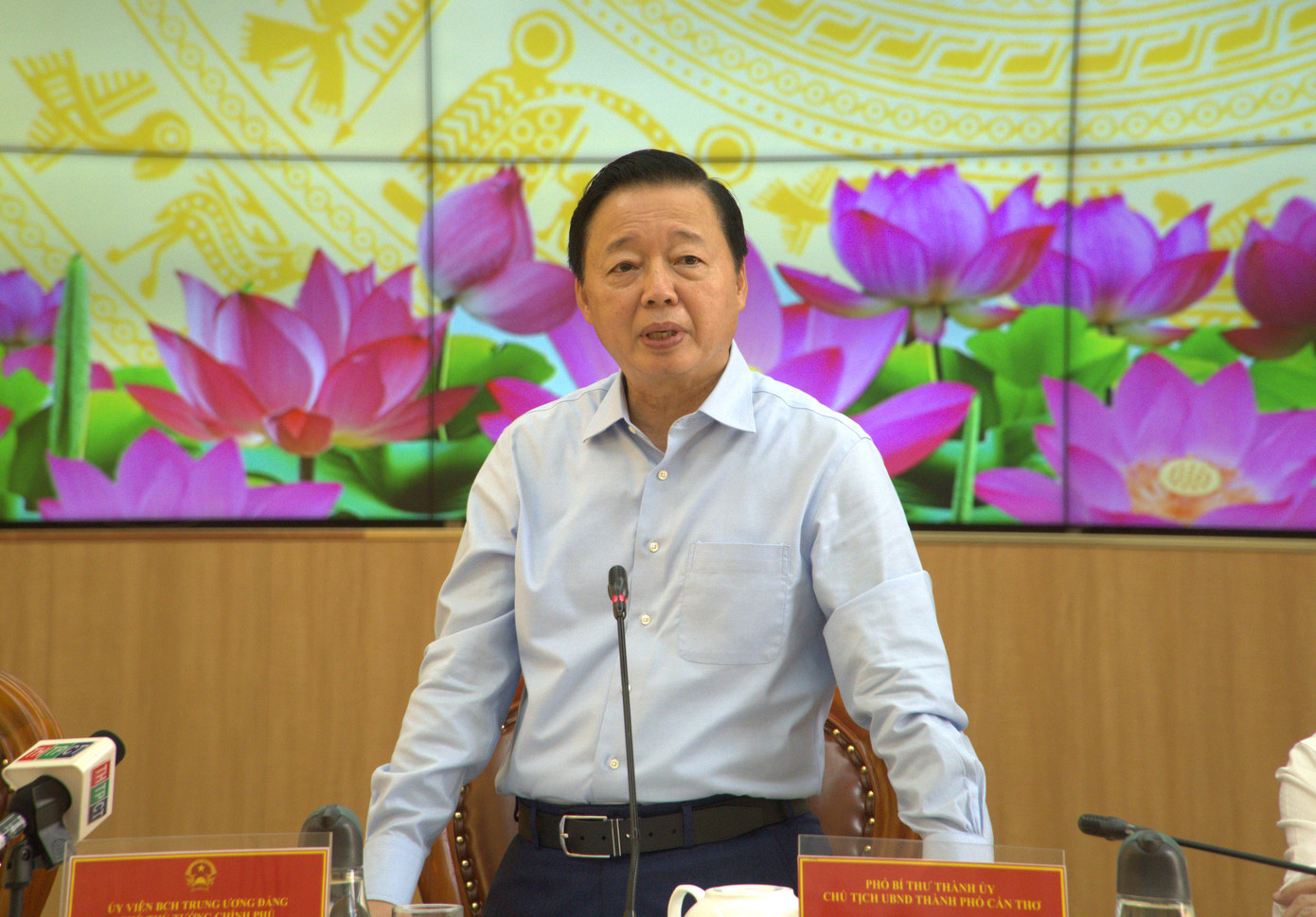 Phó Thủ tướng Trần Hồng Hà phát biểu tại hội nghị. Phó Thủ tướng Trần Hồng Hà phát biểu tại hội nghị.