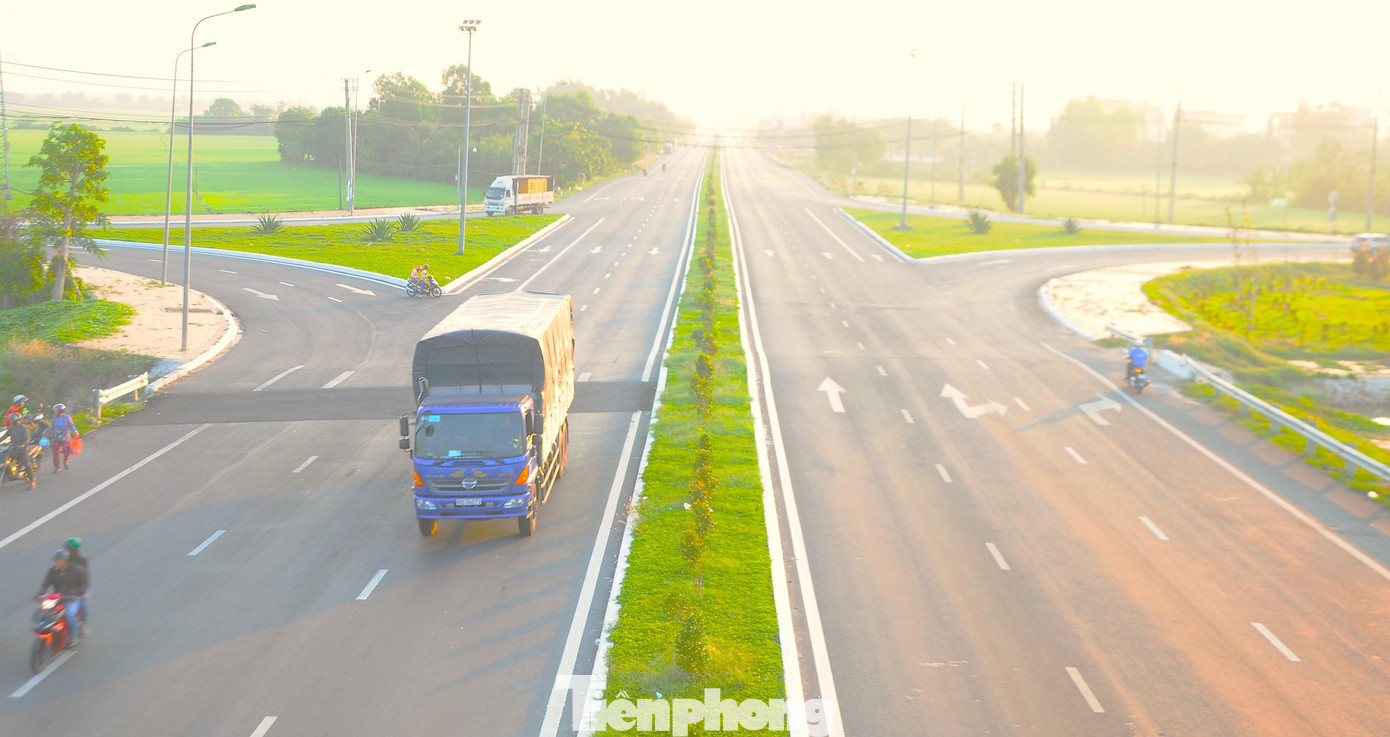 Quốc lộ 61C đoạn qua TP Vị Thanh, Hậu Giang. Ảnh: CK