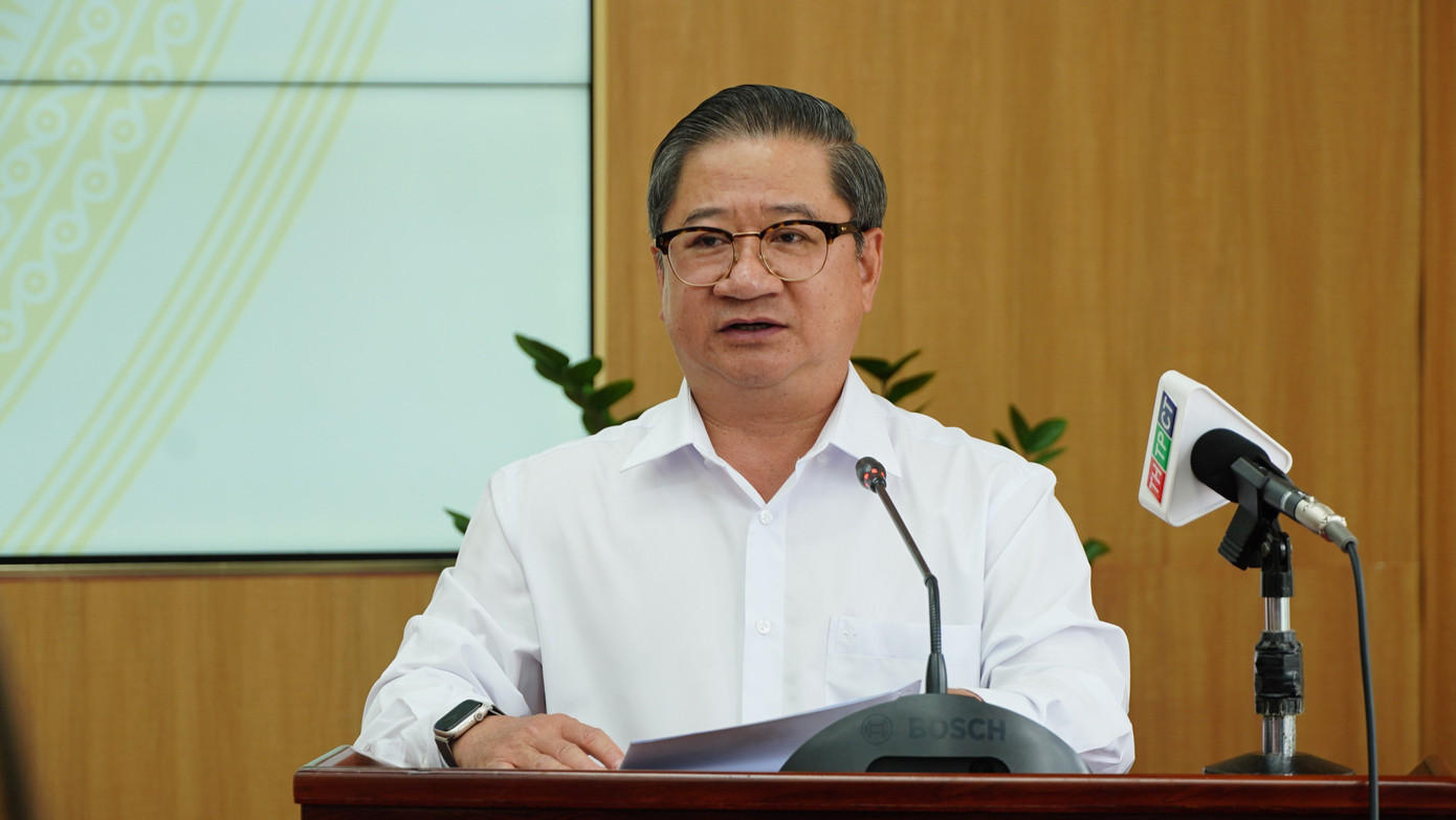 Chủ tịch UBND thành phố Cần Thơ Trần Việt Trường phát biểu kết luận hội nghị.