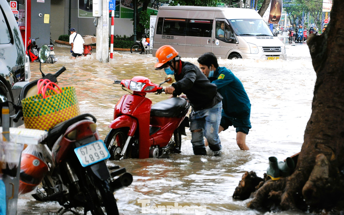 Ngập lụt đô thị tại Cần Thơ. Ngập lụt đô thị tại Cần Thơ.