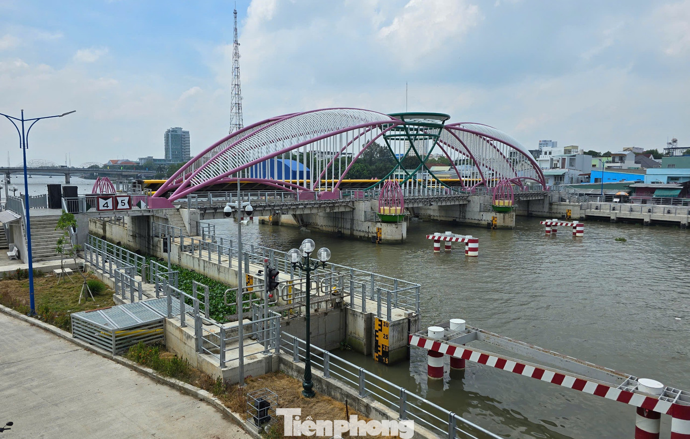 Âu thuyền Cái Khế, một trong các công trình của dự án 3, giúp giảm ngập trung tâm quận Ninh Kiều. Ảnh: CK.