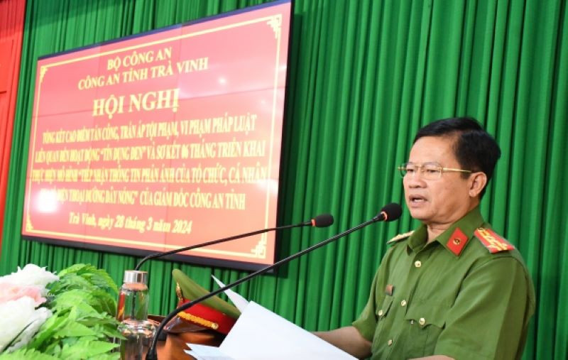 Đại tá Lê Văn Tư - Phó Giám đốc Công an tỉnh Trà Vinh phát biểu tại hội nghị. Ảnh: Hồng Nhi Đại tá Lê Văn Tư - Phó Giám đốc Công an tỉnh Trà Vinh phát biểu tại hội nghị. Ảnh: Hồng Nhi