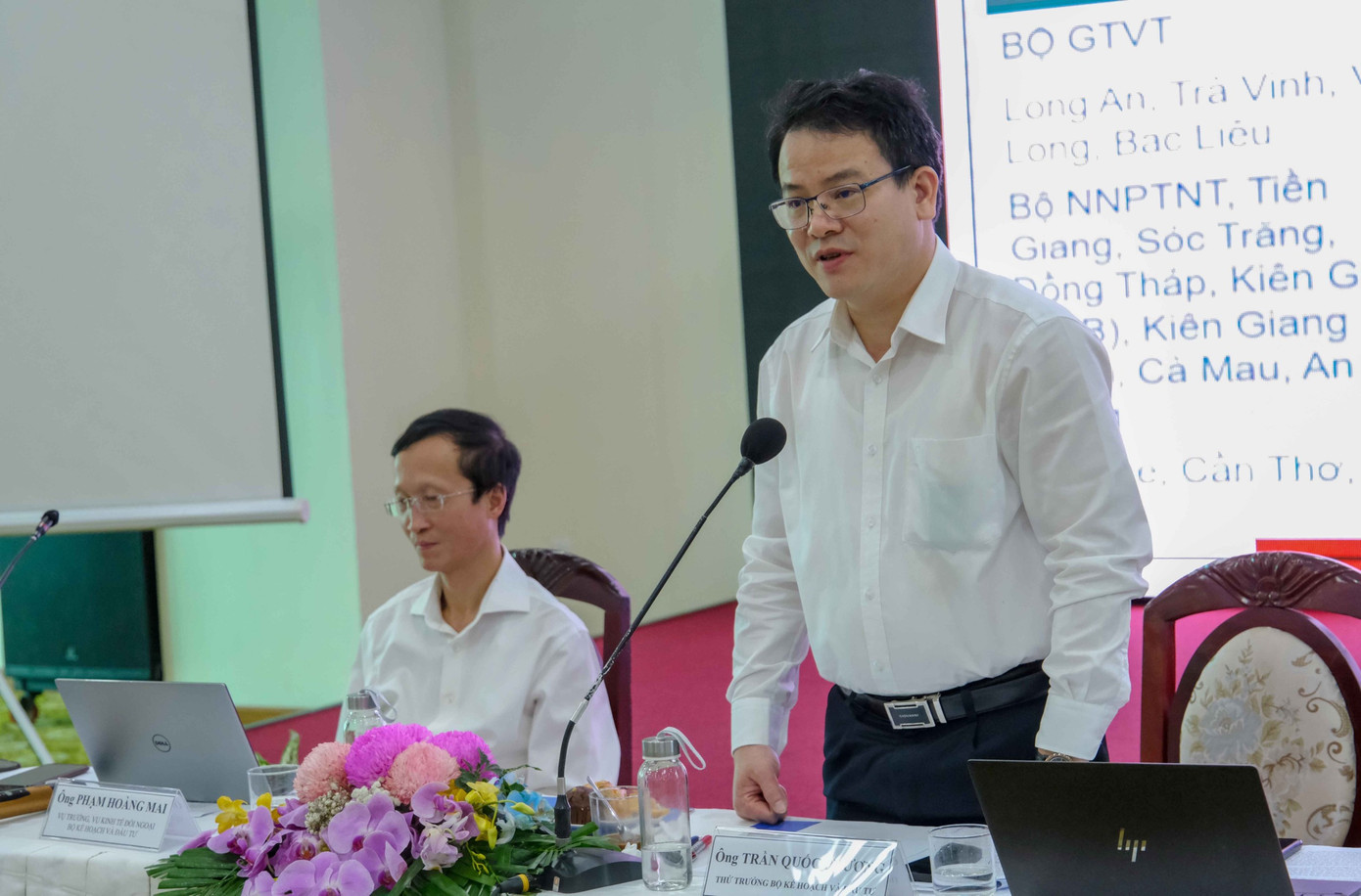 Thứ trưởng Bộ KH&amp;ĐT Trần Quốc Phương phát biểu tại cuộc họp.