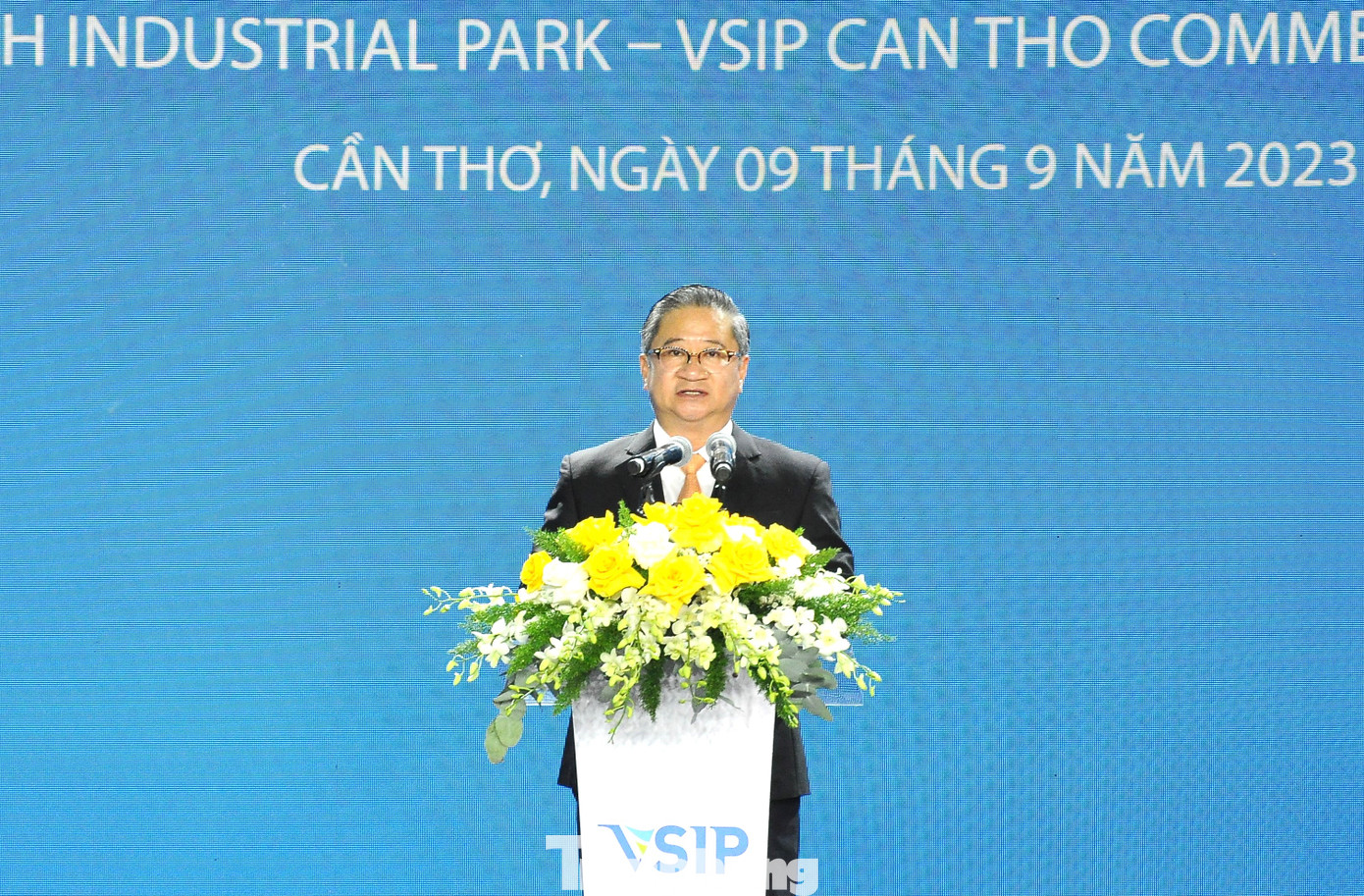 Chủ tịch UBND thành phố Cần Thơ Trần Việt Trường phát biểu tại lễ khởi động. Ảnh: Cảnh Kỳ.