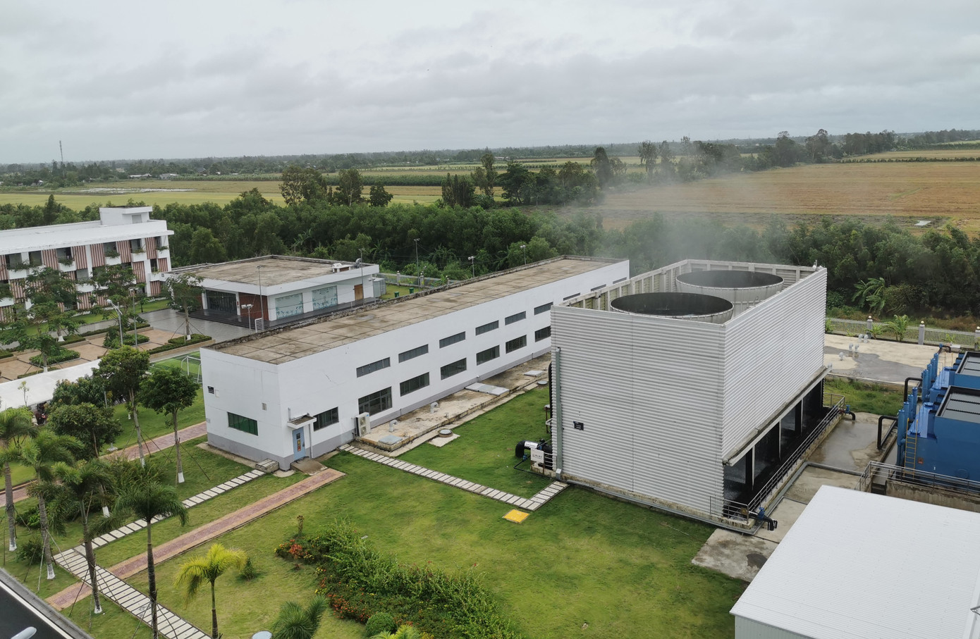 Nhà máy đốt rác phát điện Cần Thơ có công suất 400 tấn/ngày nhưng đang tiếp nhận rác trung bình 525 tấn/ngày. Nhà máy đốt rác phát điện Cần Thơ có công suất 400 tấn/ngày nhưng đang tiếp nhận rác trung bình 525 tấn/ngày.