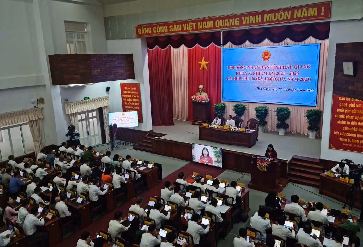 Quang cảnh Kỳ họp thứ 16 HĐND tỉnh Hậu Giang khóa X, nhiệm kỳ 2021-2026.