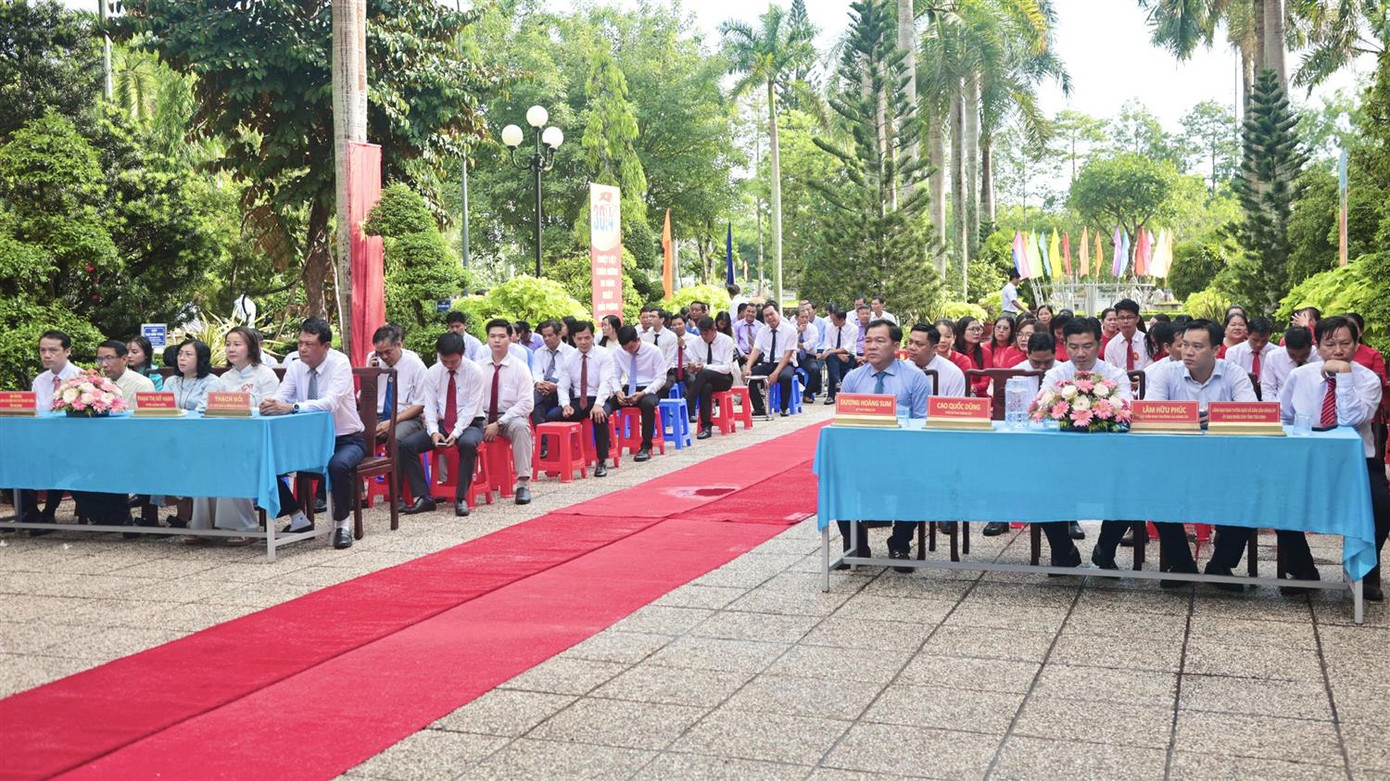 Lễ kỷ niệm được tổ chức ở Đền thờ Chủ tịch Hồ Chí Minh (xã Long Đức, thành phố Trà Vinh).