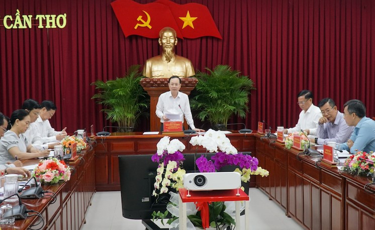 Bí thư Thành ủy Cần Thơ Nguyễn Văn Hiếu phát biểu tại buổi làm việc. Ảnh: A.Bình