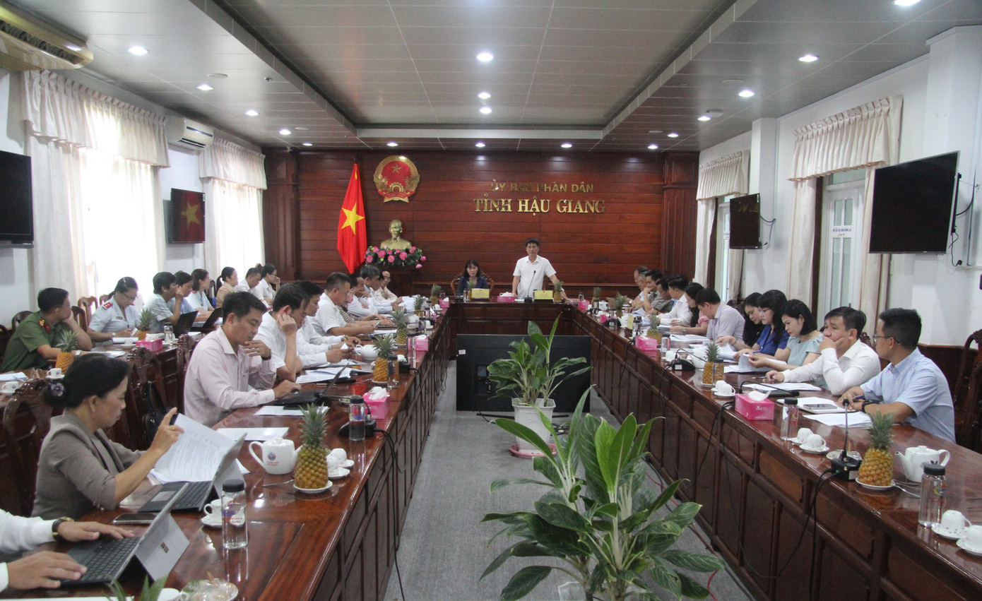 Quang cảnh buổi làm việc.