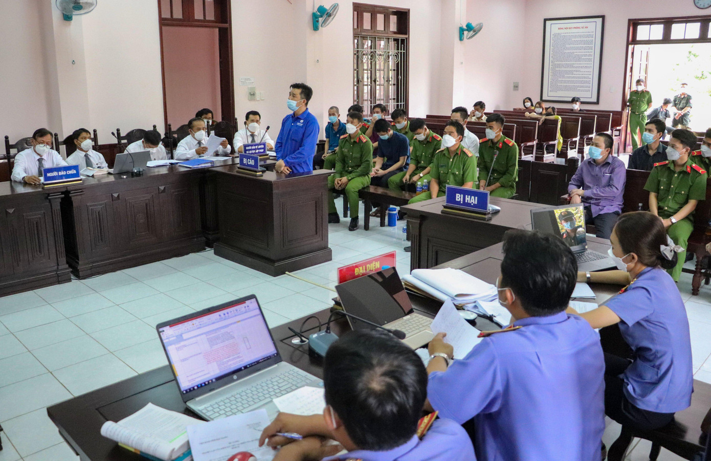 Quang cảnh phiên tòa ngày 15/3. Quang cảnh phiên tòa ngày 15/3.