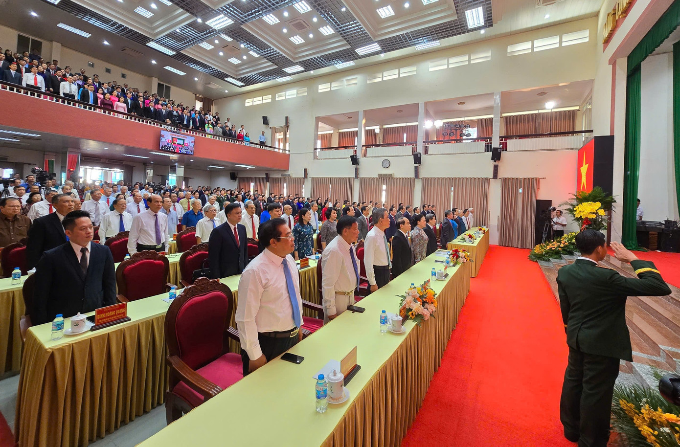 Đại biểu làm lễ chào cờ tại sự kiện. Ảnh: CK Đại biểu làm lễ chào cờ tại sự kiện. Ảnh: CK