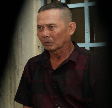 Hai vợ chồng Huyền và Diệu tại cơ quan công an.