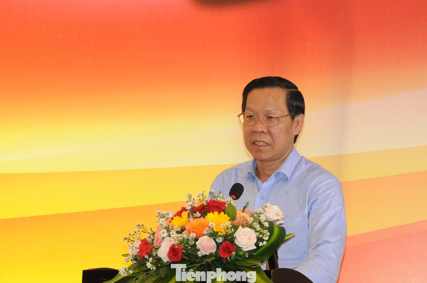 Chủ tịch UBND TPHCM Phan Văn Mãi phát biểu tại hội nghị. Ảnh: CK.