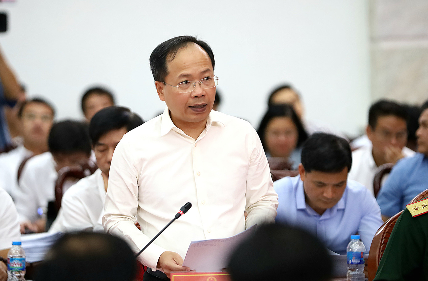 Thứ trưởng Bộ GTVT Nguyễn Duy Lâm báo cáo tại hội nghị.