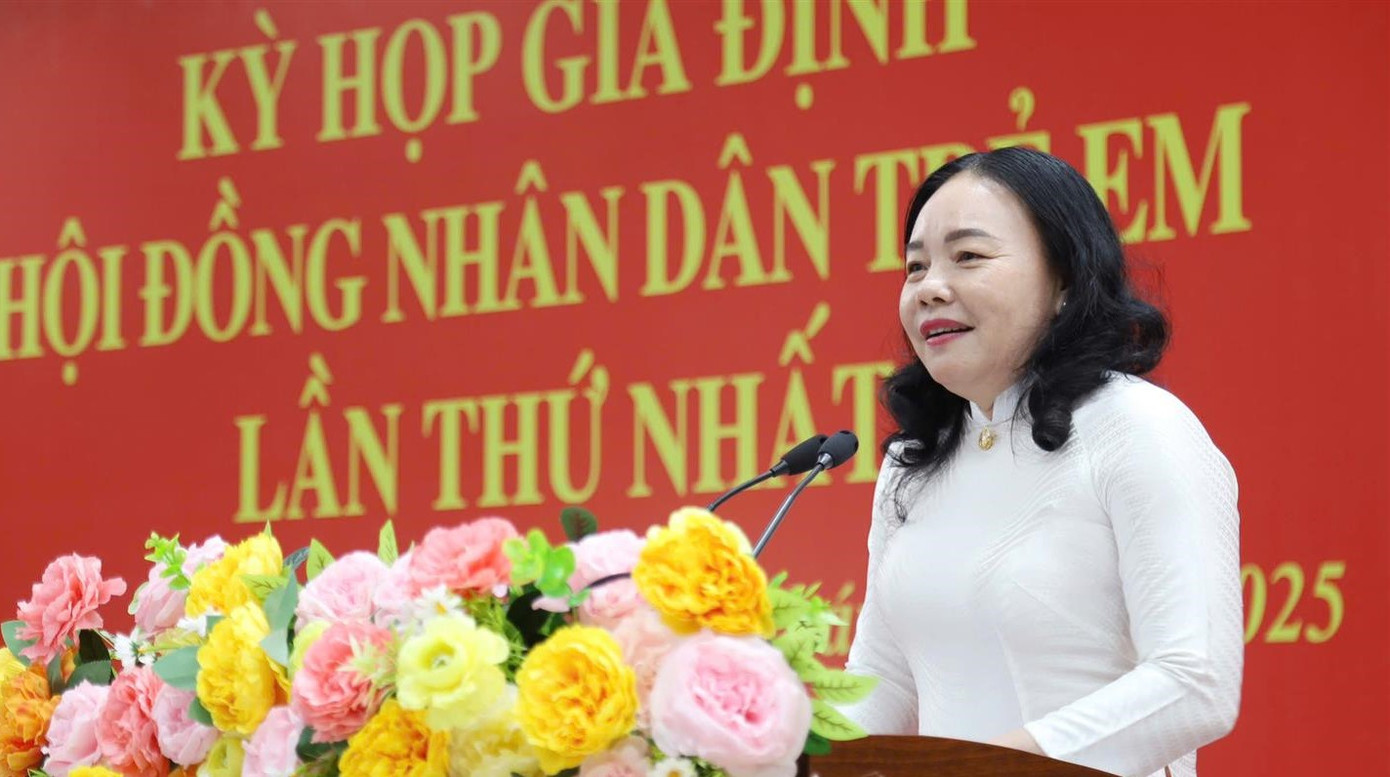 Phó Chủ tịch HĐND tỉnh Trà Vinh - Dương Thị Ngọc Thơ phát biểu. Ảnh: Ngân Linh Phó Chủ tịch HĐND tỉnh Trà Vinh - Dương Thị Ngọc Thơ phát biểu. Ảnh: Ngân Linh