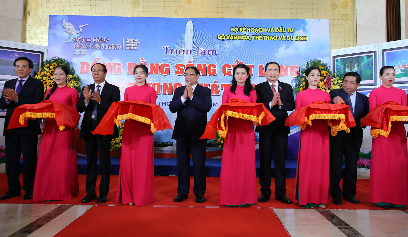 Dự sự kiện còn có Phó Chủ tịch Thường trực Quốc hội Trần Thanh Mẫn, Phó Thủ tướng Lê Văn Thành... Dự sự kiện còn có Phó Chủ tịch Thường trực Quốc hội Trần Thanh Mẫn, Phó Thủ tướng Lê Văn Thành...