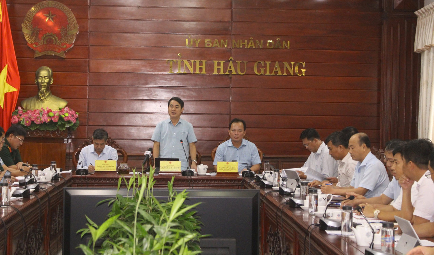 Quang cảnh cuộc họp.