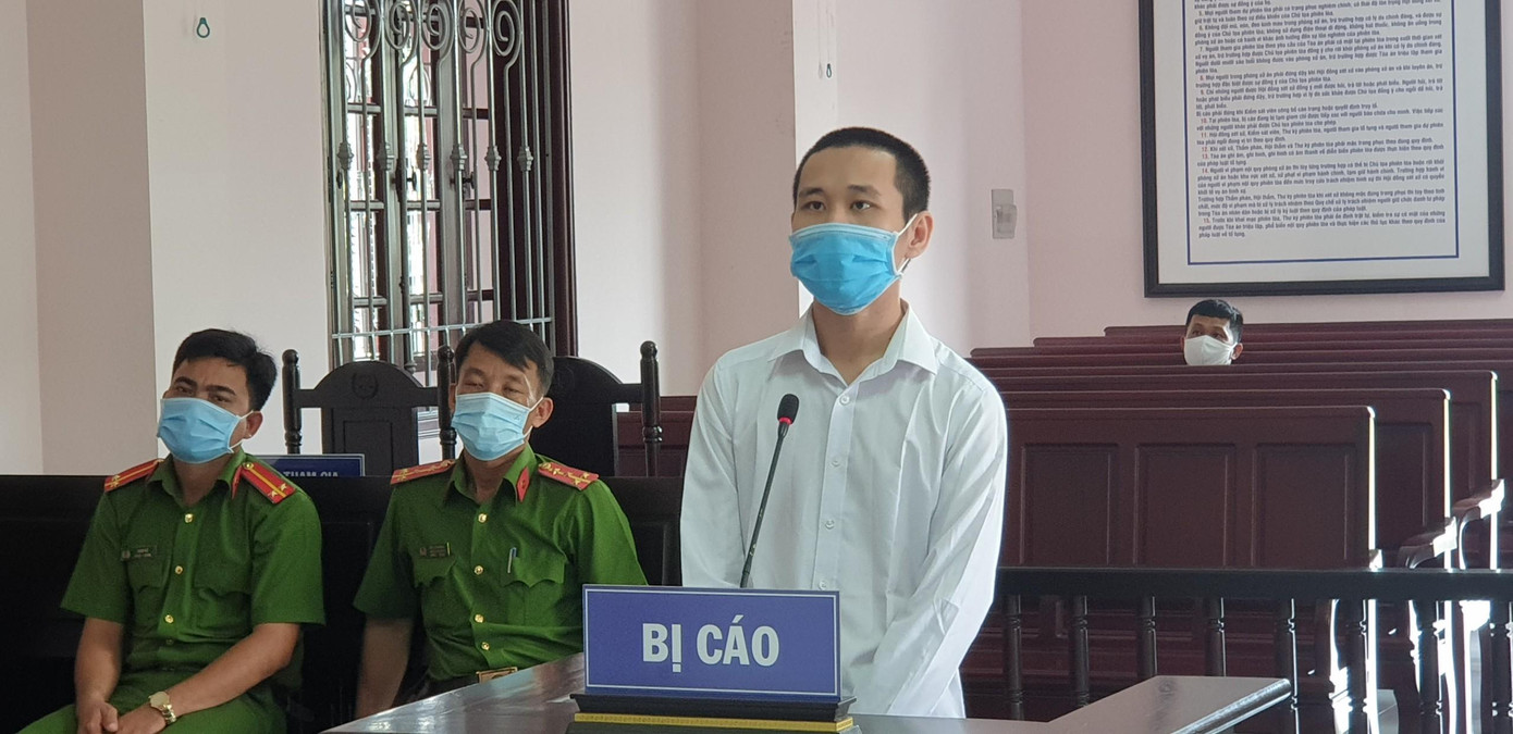 Bị cáo Đặng Hoàng Minh tại phiên tòa. Ảnh: Thế Phong Bị cáo Đặng Hoàng Minh tại phiên tòa. Ảnh: Thế Phong