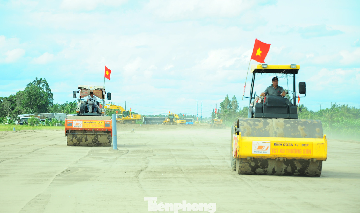 Thi công dự án cao tốc Cần Thơ - Cà Mau.