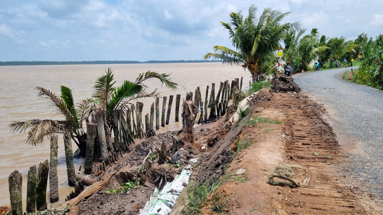 Trà Vinh có nhiều điểm sạt lở bờ sông, bờ biển trong những năm qua. Ảnh minh họa