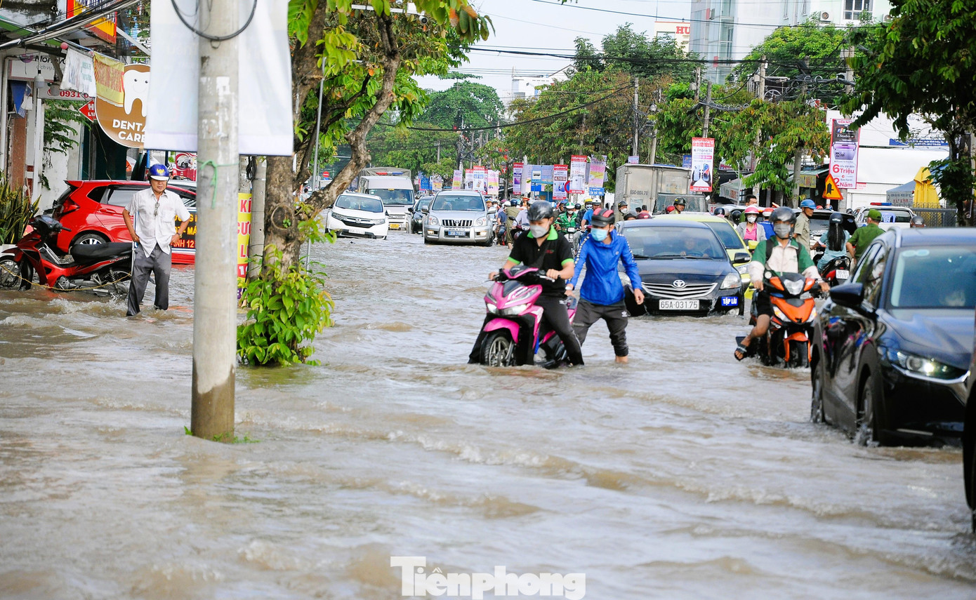 Triều cường gây ngập lụt nhiều tuyến đường ở Cần Thơ vừa qua. Ảnh: Cảnh Kỳ