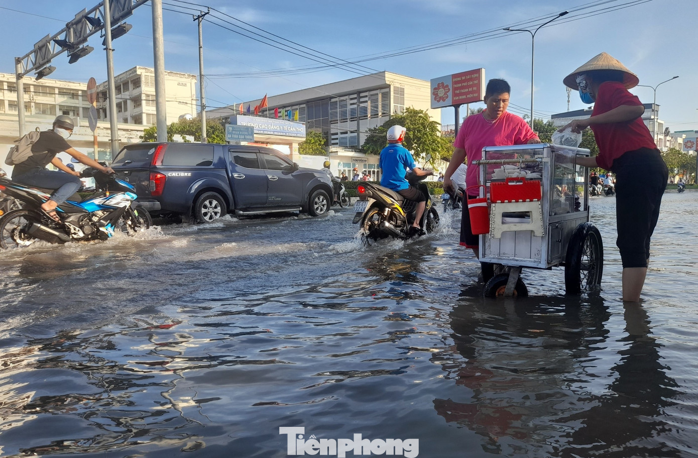 Đường Nguyễn Văn Cừ. Ảnh: CK Đường Nguyễn Văn Cừ. Ảnh: CK