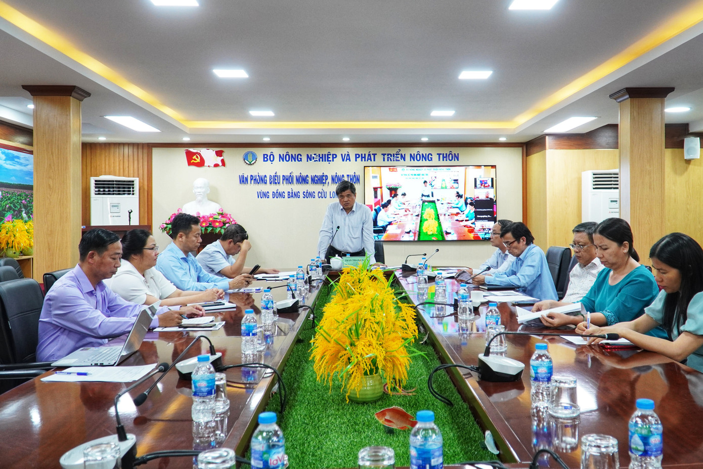 Thứ trưởng Bộ NN&amp;PTNT Trần Thanh Nam phát biểu tại điểm cầu Văn phòng Điều phối Nông nghiệp nông thôn vùng ĐBSCL.