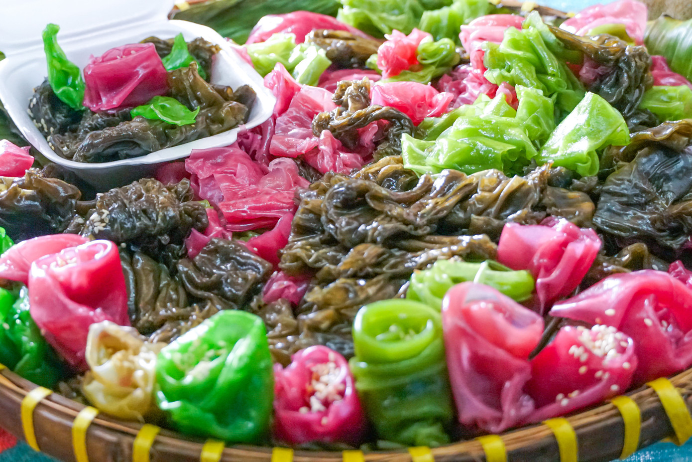 Bánh dân gian tại lễ hội năm 2022.