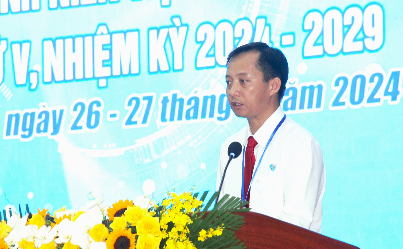 Anh Trương Minh Hoàng – Phó Bí thư Tỉnh Đoàn, Chủ tịch Hội LHTN Việt Nam tỉnh Hậu Giang phát biểu khai mạc đại hội. Anh Trương Minh Hoàng – Phó Bí thư Tỉnh Đoàn, Chủ tịch Hội LHTN Việt Nam tỉnh Hậu Giang phát biểu khai mạc đại hội.