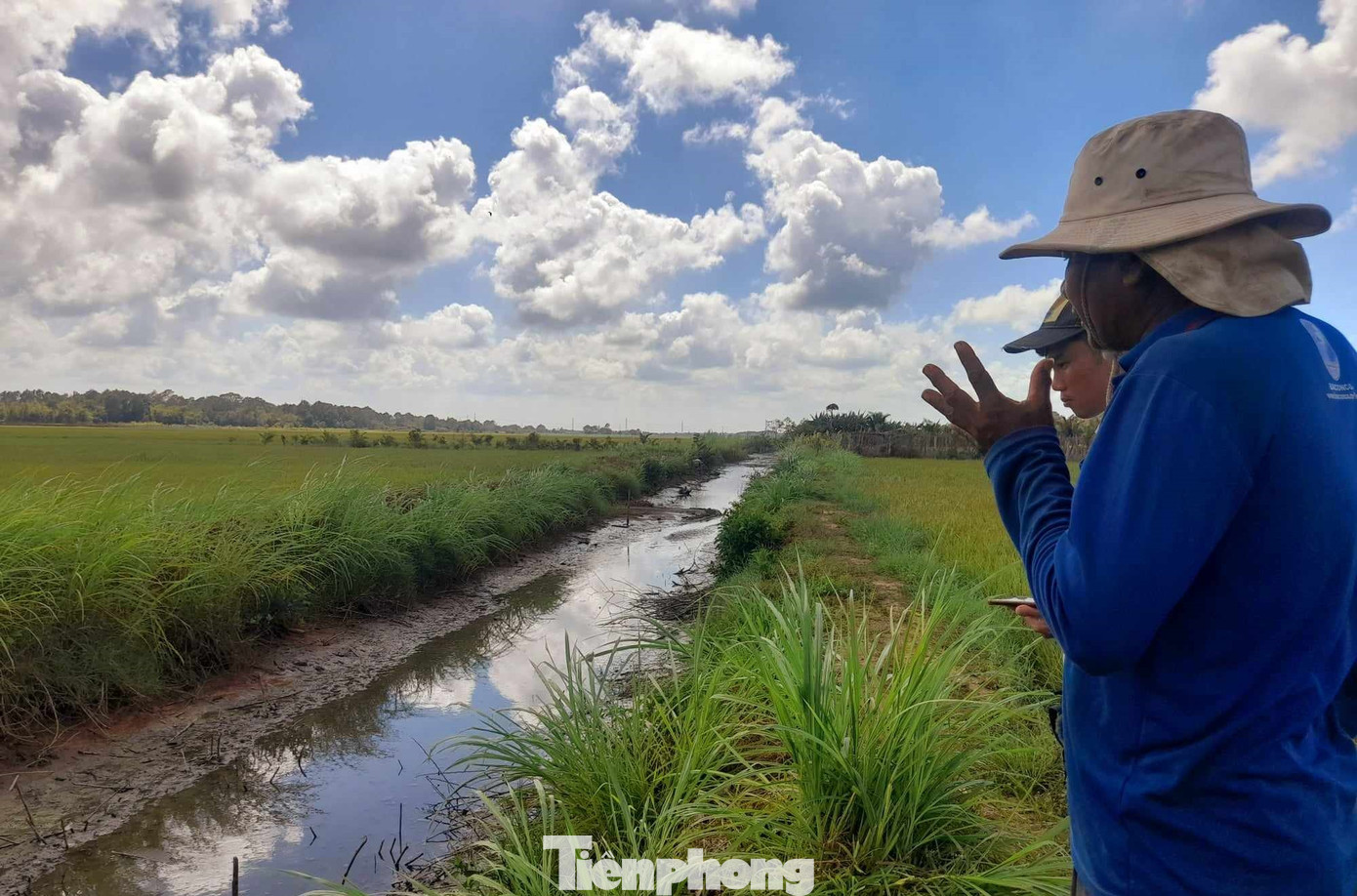 Đồng bằng sông Cửu Long đang giữa mùa hạn mặn gay gắt, thiếu nước ngọt diễn ra nhiều vùng, đặc biệt cho sinh hoạt. (Ảnh: CK). Đồng bằng sông Cửu Long đang giữa mùa hạn mặn gay gắt, thiếu nước ngọt diễn ra nhiều vùng, đặc biệt cho sinh hoạt. (Ảnh: CK).