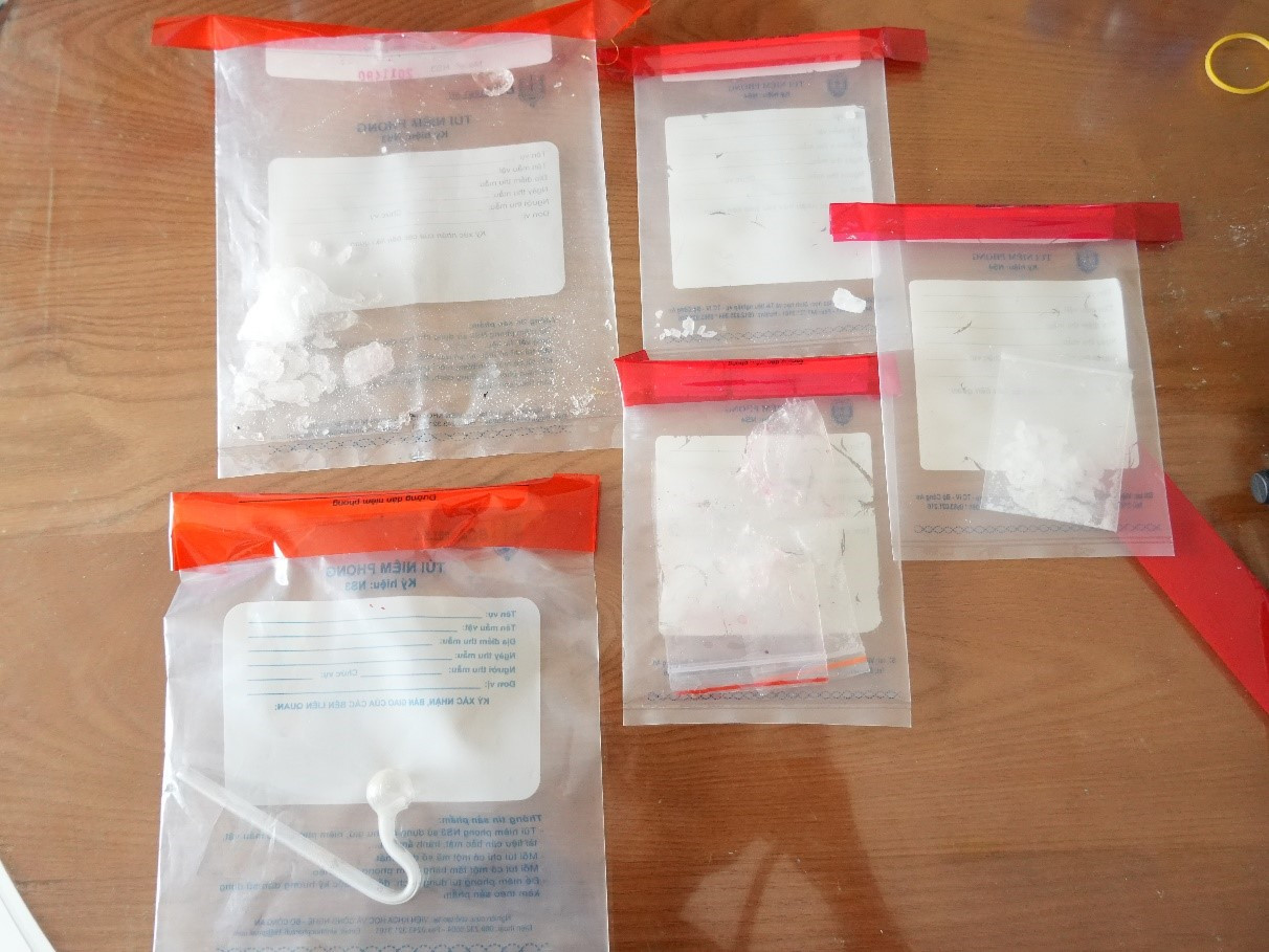 Tang vật thu giữ khi khám xét nơi ở và phương tiện của đối tượng Hoài. Ảnh: T.P