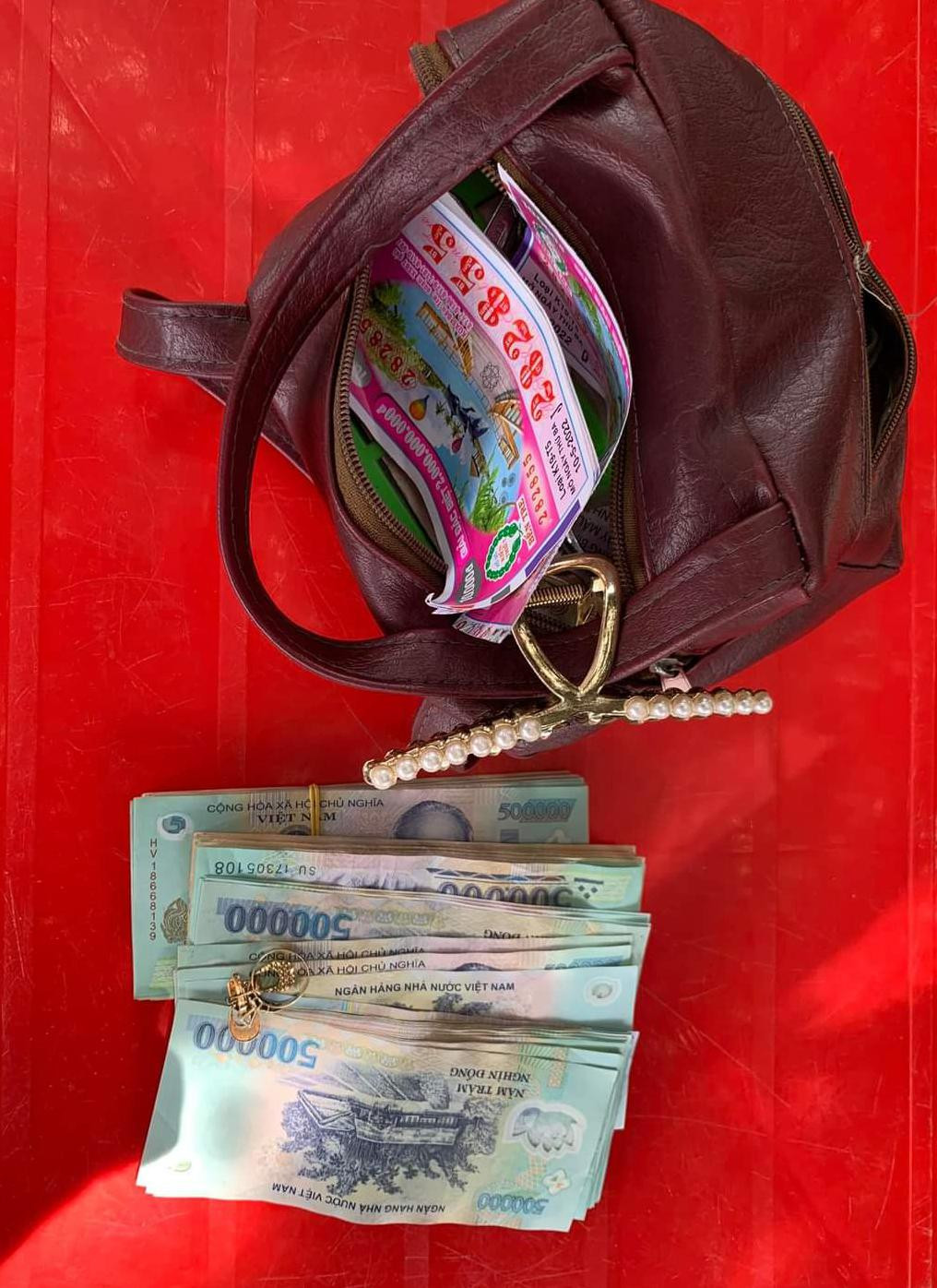 Tài sản chị Tuyết nhặt được.