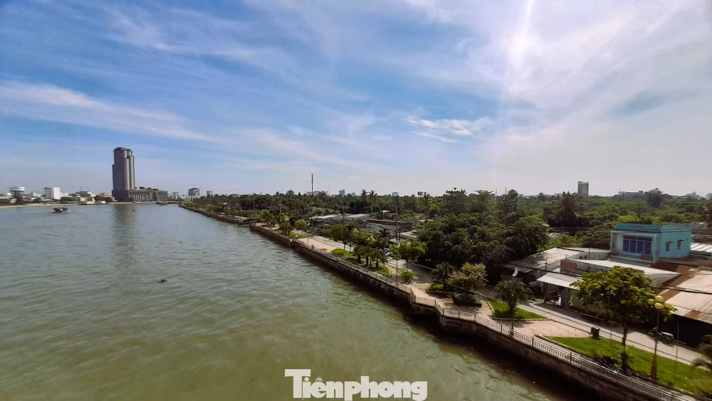 Vị trí quy hoạch Khu hành chính TP. Cần Thơ có hai mặt giáp sông Cần Thơ (đoạn giữa cầu Quang Trung và cầu Hưng Lợi). Ảnh: CK.