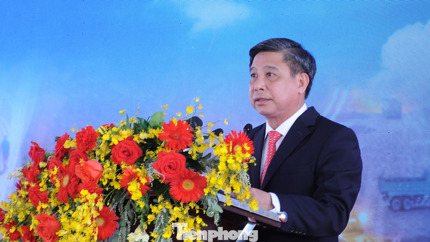 Chủ tịch UBND tỉnh Hậu Giang Đồng Văn Thanh phát biểu tại buổi lễ (Ảnh: Cảnh Kỳ) Chủ tịch UBND tỉnh Hậu Giang Đồng Văn Thanh phát biểu tại buổi lễ (Ảnh: Cảnh Kỳ)