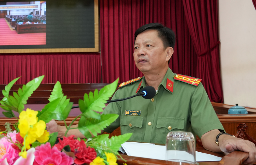 Đại tá Huỳnh Việt Hòa - Giám đốc Công an tỉnh Hậu Giang phát biểu tại hội nghị.