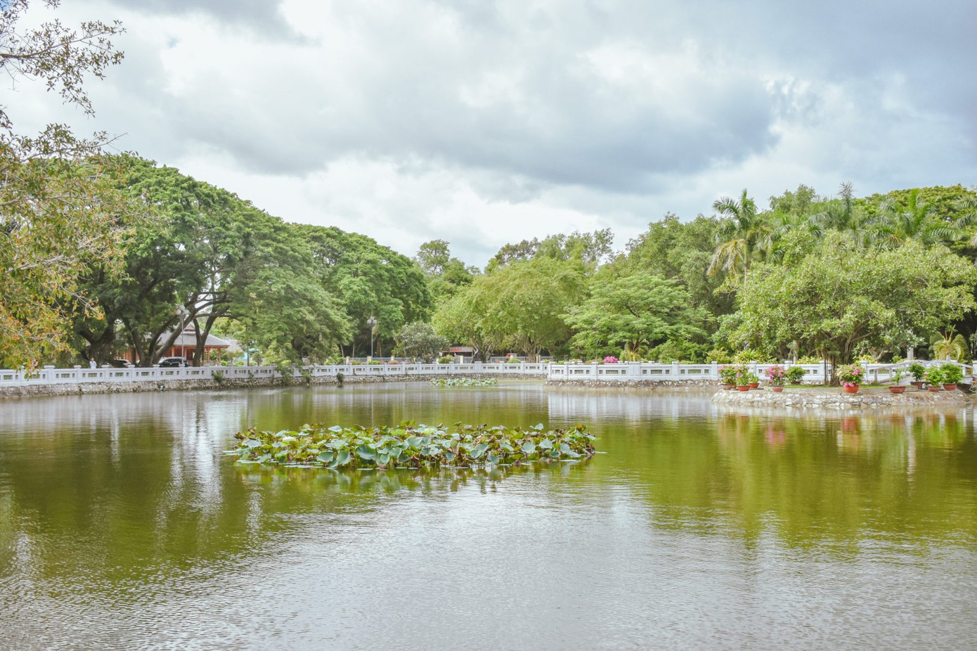 Khu di tích đền thờ Bác Hồ rộng 5,4ha với các hạng mục chính như: Đền thờ Bác Hồ, nhà trưng bày thân thế sự nghiệp của Bác, khuôn viên cây xanh, ao cá, khu vui chơi cắm trại… Ảnh: Ngọc Nhung