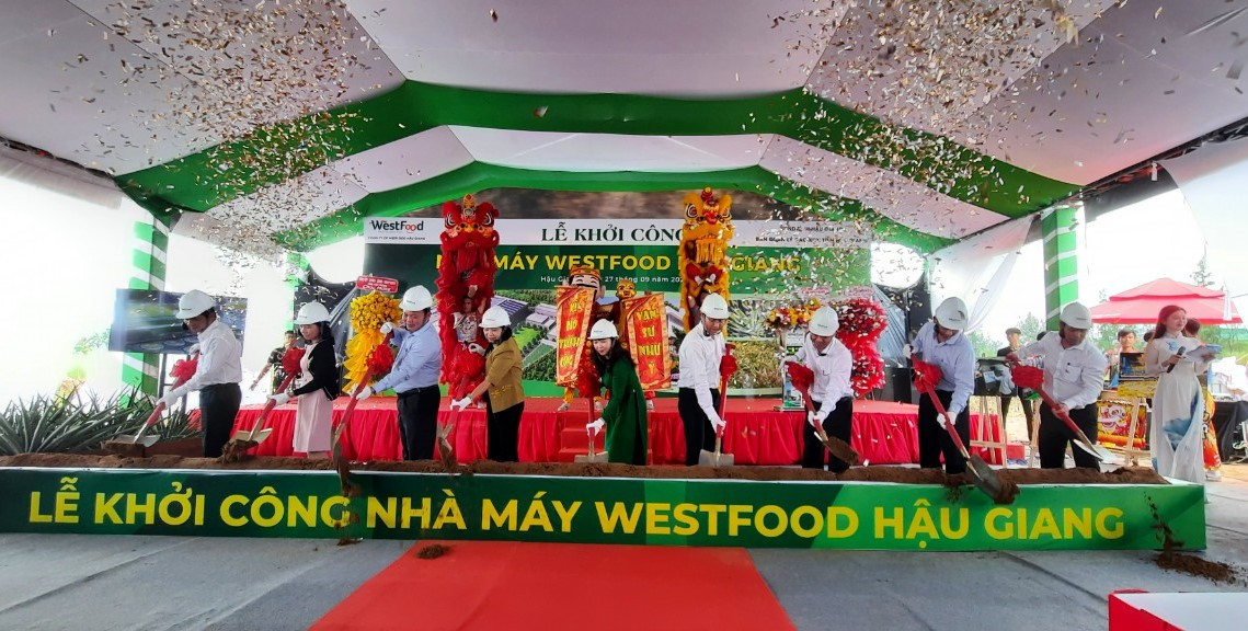 Nghi thức khởi công nhà máy. Nghi thức khởi công nhà máy.