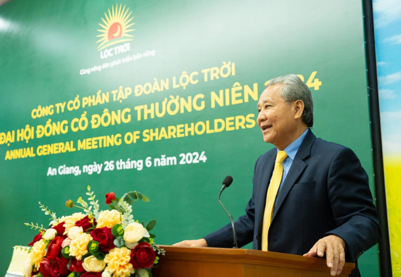 Ông Huỳnh Văn Thòn - Chủ tịch HĐQT Tập đoàn Lộc Trời sẽ giữ thêm vai trò điều hành trong thời gian trống ghế tổng giám đốc.