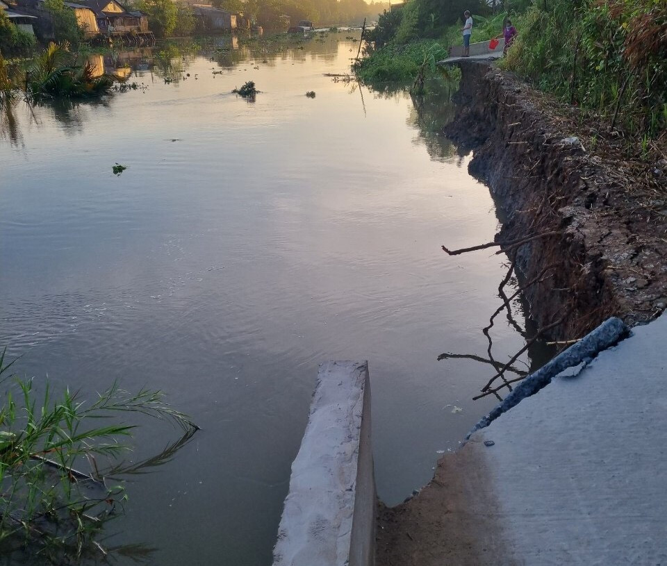 Hiện trường vụ sạt lở tại ấp Đông Lợi A, xã Đông Phước, huyện Châu Thành.