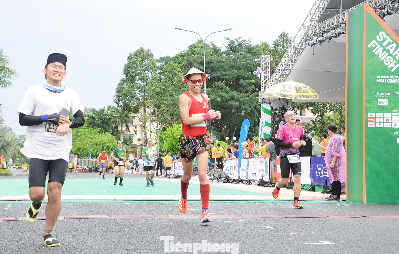 Điểm xuất phát và về đích tại Quảng trường Hòa Bình, thành phố Vị Thanh.