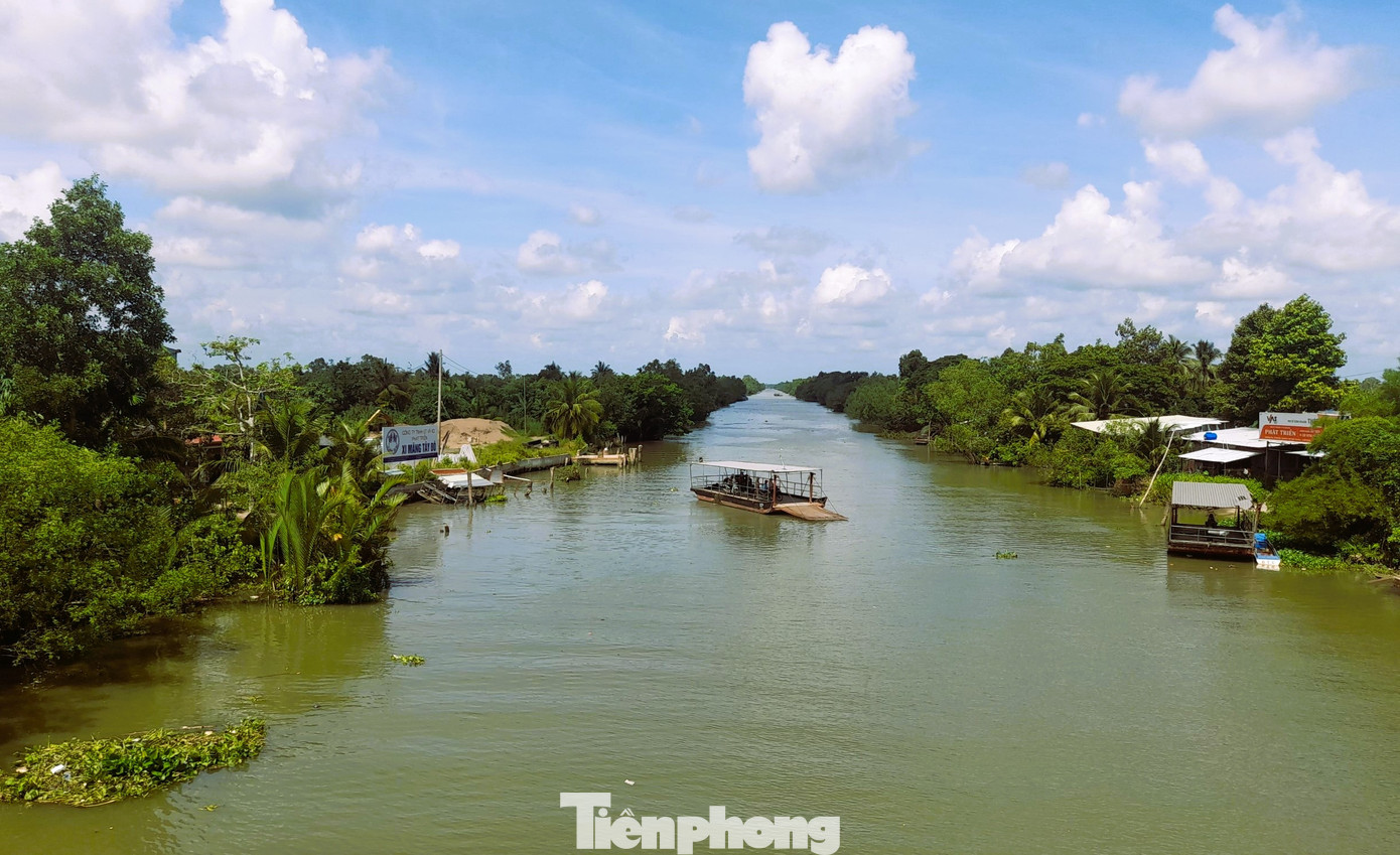 Bến phà Kim Đương chở khách ngày 22/5. Ảnh: Cảnh Kỳ. Bến phà Kim Đương chở khách ngày 22/5. Ảnh: Cảnh Kỳ.