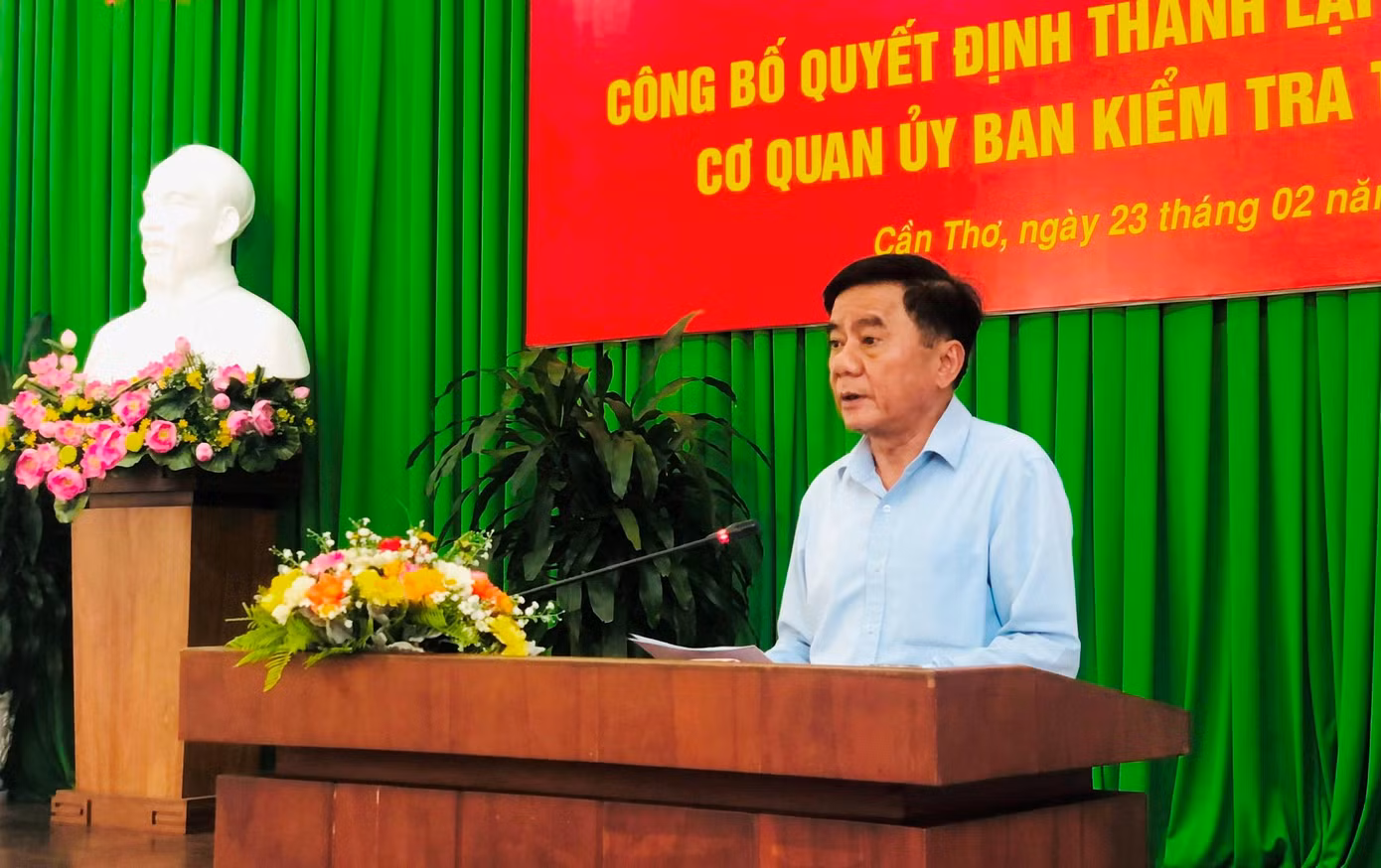 Ông Trần Cẩm Tú phát biểu tại hội nghị.