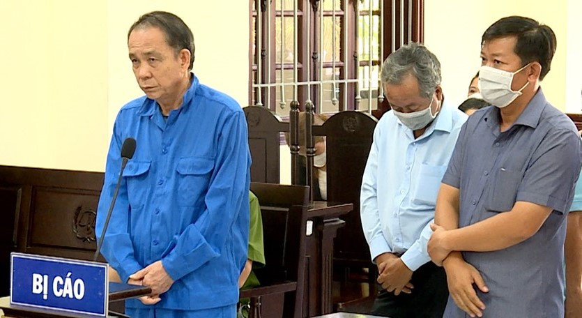 Các bị cáo tại tòa. Các bị cáo tại tòa.