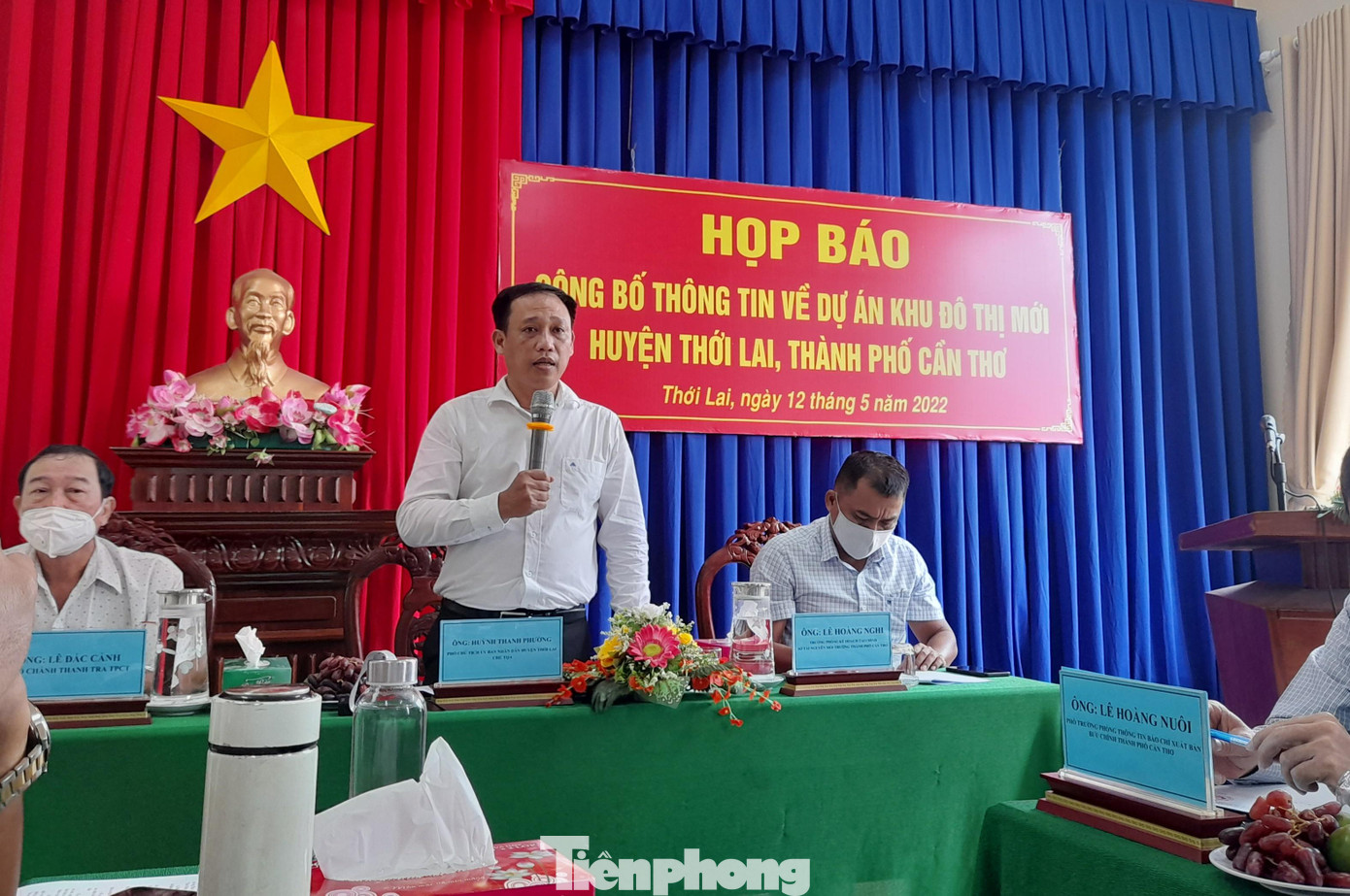 Ông Huỳnh Thanh Phường – Phó Chủ tịch UBND huyện Thới Lai trả lời báo chí. Ảnh: Cảnh Kỳ Ông Huỳnh Thanh Phường – Phó Chủ tịch UBND huyện Thới Lai trả lời báo chí. Ảnh: Cảnh Kỳ