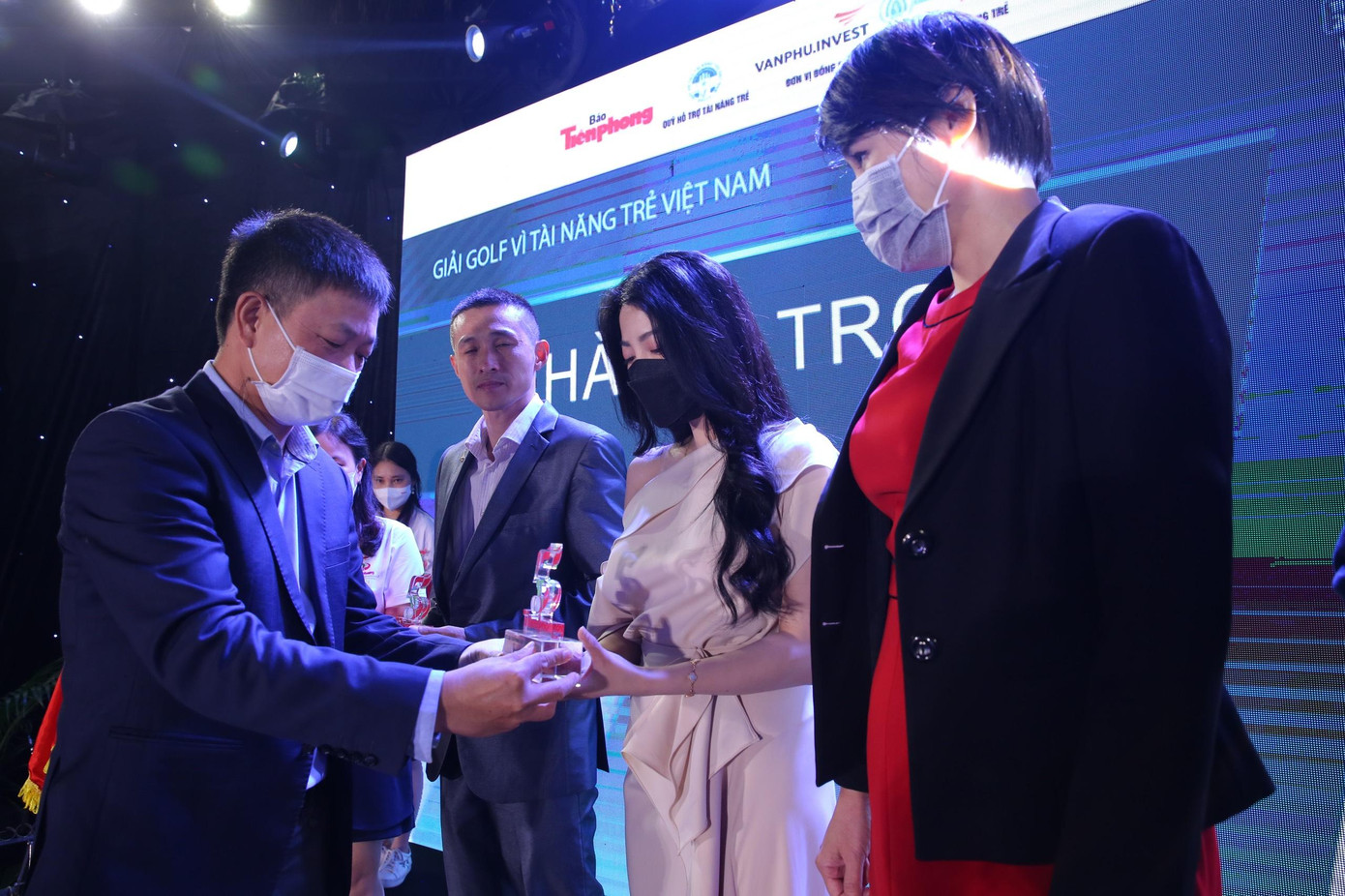 Golfer 14 tuổi Nguyễn Anh Minh vô địch Tiền Phong Golf Championship mùa thứ 5 ảnh 21