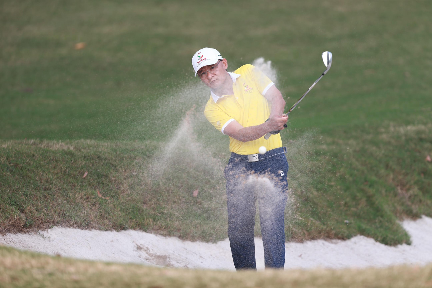 Trong số kỹ thuật đánh golf, đánh cát là kỹ thuật khó, luôn thách thức trình độ golfer. Tuy nhiên, golf thủ nào sở hữu cú đánh cát điêu luyện luôn nắm lợi thế trên sân và tạo ra sự chuyên nghiệp trong mắt đối thủ. Trong số kỹ thuật đánh golf, đánh cát là kỹ thuật khó, luôn thách thức trình độ golfer. Tuy nhiên, golf thủ nào sở hữu cú đánh cát điêu luyện luôn nắm lợi thế trên sân và tạo ra sự chuyên nghiệp trong mắt đối thủ.