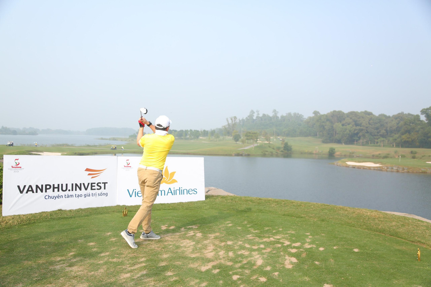 Người chơi có hai green để lựa chọn là King green và Queen green với khoảng cách phù hợp cho cú swing dài và ngắn khác nhau. Đây được coi như thử thách cuối cùng dành cho các golf thủ khi đã kết thúc 18 hố, bước vào trận play off quyết định nếu ngang bằng về số gậy tổng. Người chơi có hai green để lựa chọn là King green và Queen green với khoảng cách phù hợp cho cú swing dài và ngắn khác nhau. Đây được coi như thử thách cuối cùng dành cho các golf thủ khi đã kết thúc 18 hố, bước vào trận play off quyết định nếu ngang bằng về số gậy tổng.