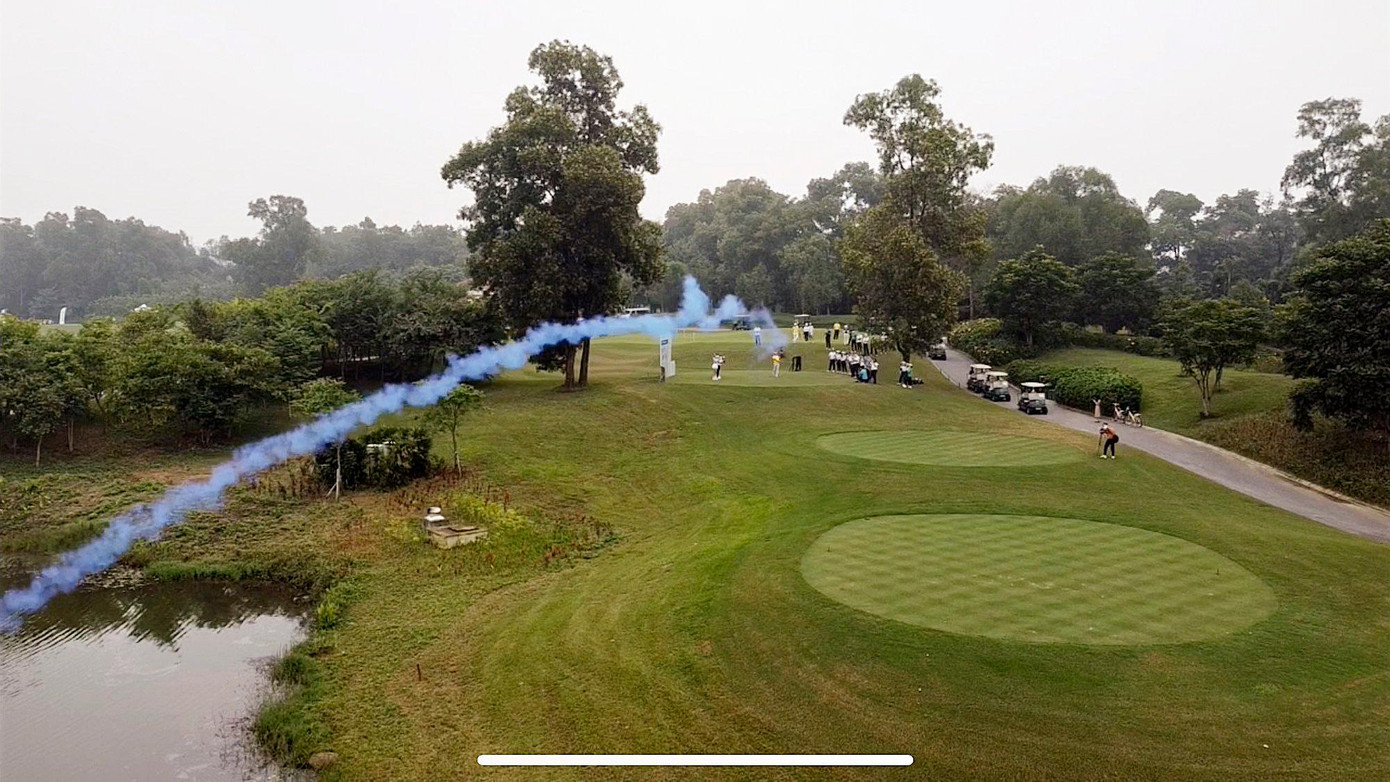 Nếu đăng quang Tiền Phong Golf Championship 2021, golfer Nguyễn Nhất Long sẽ đi vào lịch sử giải đấu với tư cách là golfer đầu tiên bảo vệ thành công ngôi vô địch tại giải đấu gây quỹ cho Quỹ Hỗ trợ tài năng trẻ Việt Nam Nếu đăng quang Tiền Phong Golf Championship 2021, golfer Nguyễn Nhất Long sẽ đi vào lịch sử giải đấu với tư cách là golfer đầu tiên bảo vệ thành công ngôi vô địch tại giải đấu gây quỹ cho Quỹ Hỗ trợ tài năng trẻ Việt Nam