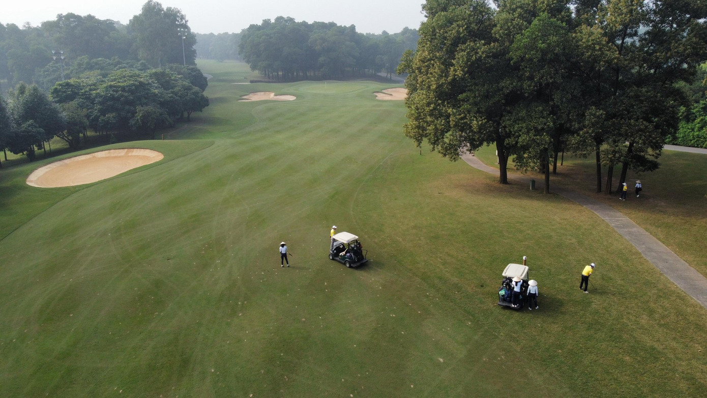 Hơn 200 golfer đã bước vào tranh tài tại Tiền Phong Golf Championship 2021 trên sân Kings Course và sân Mountainview thuộc BRG Kings Island Golf Resort (Đồng Mô, Sơn Tây, Hà Nội). Hơn 200 golfer đã bước vào tranh tài tại Tiền Phong Golf Championship 2021 trên sân Kings Course và sân Mountainview thuộc BRG Kings Island Golf Resort (Đồng Mô, Sơn Tây, Hà Nội).